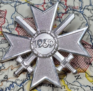 KVK Kriegsverdienstkreuz 1.Klasse 1939 57er Militaria Orden Nadelsystem - Picture 1 of 2