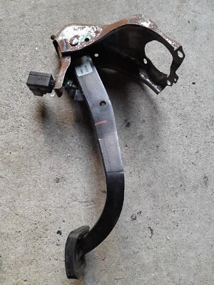 Conjunto de pedal de freno Hyundai Sonata 2011-2014 328003Q200 OEM   Foto 1 de 4