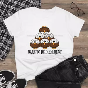 Eulen gestapelt Dare To Be Different süß Eulenliebhaber Damen T-Shirt S-3X - Bild 1 von 3