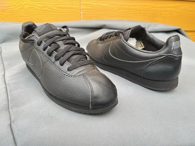 Nike Classic Cortez Hombre Talla 11.5 EE. UU. 749571-002 Triple Zapato Negro Foto 1 de 4