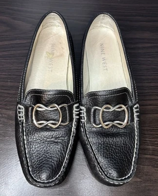 Mocasines Nine West DIVVYR para mujer de cuero negro 5,5 M sin usar, en caja, puntera sin cordones cómodos Foto 1 de 4