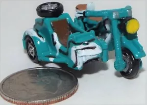 Piccola Micro Macchina WWII Tipo US Army BMW Moto con Sidecar in Lt. Blu/Bianco - Foto 1 di 4