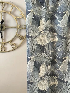 Ein Paar 54 Zoll Fallvorhänge in William Morris blau "Acanthus" komplett gefüttert - Bild 1 von 3