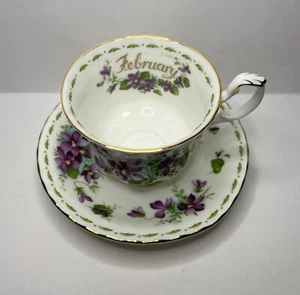 Royal Albert Blume des Monats Februar Teetasse Untertasse Set Lila Veilchen NEUWERTIG - Bild 1 von 8