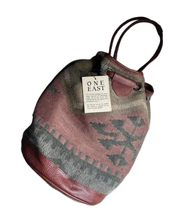 Vintage One East Handtasche, Gobelin und veganes Leder, neu mit Etikett - Bild 1 von 4