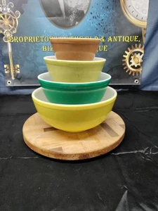 Vintage Pyrex Nesting Mixing Bowls Set Of 4 - Picture 1 of 16
