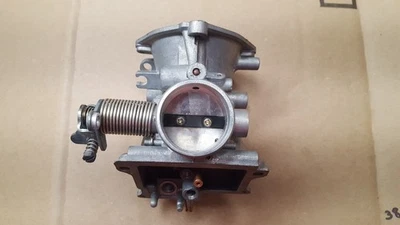 Carrocería carburador delantero izquierdo Honda VF1100 C MAGNA V65 1984 # 2 CÓDIGO VD70C (A) ¡BONITO! Foto 1 de 4