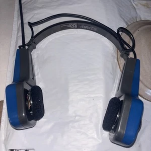 Vintage Headphones With Built In AM/FM Radio Purple Tested Works Perfectly 2 AA - Picture 1 of 4