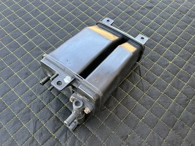 Recipiente de vapor Nissan 14950-56U17 96-98 Infiniti I30 95-97 Máxima 96-97 camioneta Foto 1 de 4