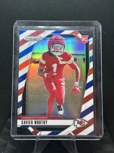 2024 Panini Prizm - Rookies Xavier Worthy #399 Red White & Blue Prizm (RC) - Foto 1 di 2