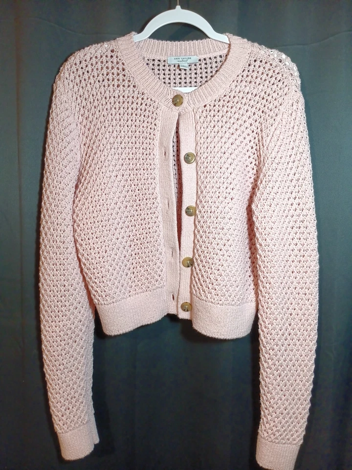 Cárdigan Ann Taylor Weekend Grande Manga Larga Crochet Rosa Claro Botón Preppy Foto 1 de 3