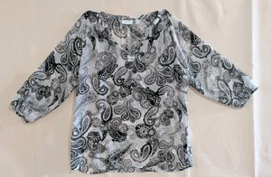 New York & Company Paisly Bluse Größe S - Bild 1 von 7