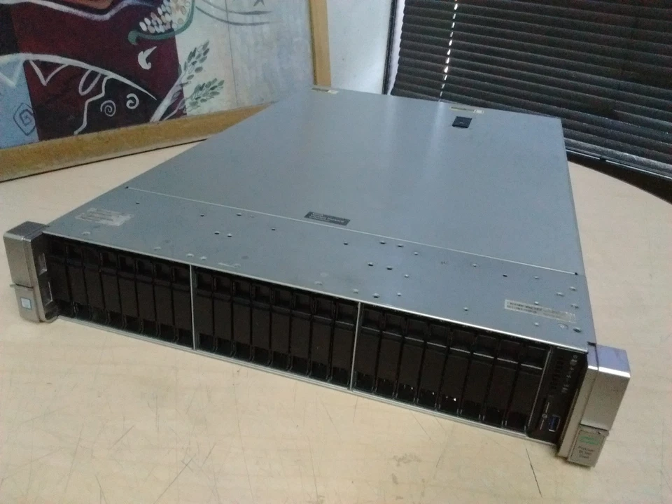 DL380 G9 24 bahías, 2 X 2 X E5-2680 V4 14C, 64 GB, P440ar, 4 X 10 Gbe Foto 1 de 3