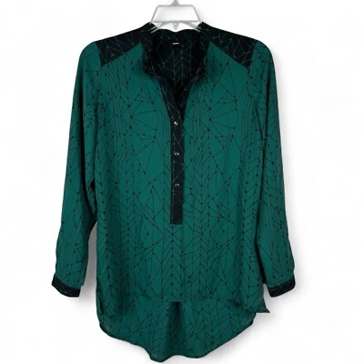 Top de mujer Mossimo Supply Co talla mediana verde azulado negro estampado geográfico mangas largas Foto 1 de 4