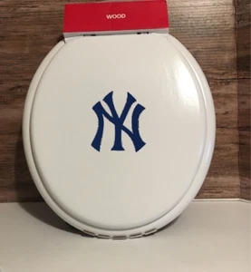 New York Yankees Wood Standard Toilet Seat Man Cave Kids Dorm Bathroom Decor - Picture 1 of 1