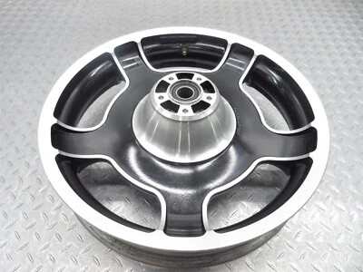 2006 06-13 Harley Street Glide FLHXI 前轮圈 18x3.5 直线真实视频 — 第 1/4 张图片