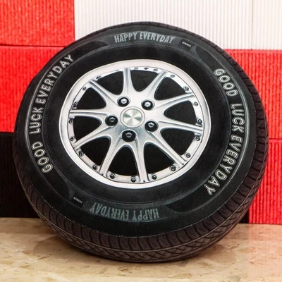 Almohada de felpa Ryttir 15,7 pulgadas grande creativa rueda de simulación 3D, coches suaves...  Foto 1 de 4