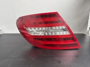 LUZ TRASERA IZQUIERDA MERCEDES CLASE C C220 2013 - Imagen 1 de 9