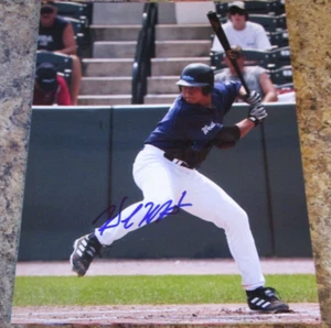 HANK CONGER SIGNED 8X10 GLOSSY PHOTO HYUN CHOI CONGER ANGELS ASTROS RAYS (A) - Picture 1 of 2