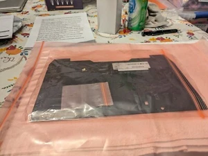 WT540 P318H DELL BASE COVER LATITUDE E6400 - Bild 1 von 3