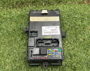 2005 2006 FORD MUSTANG INTERIOR BODY CONTROL MODULE BCM FUSE BOX 5R3T-14B476-BE - Picture 1 of 8