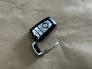 Llavero automático Ford Mustang 2024 - OEM - Imagen 1 de 6