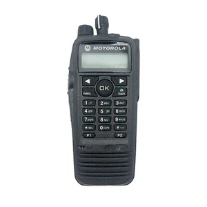 Używane oryginalne cyfrowe radio UHF XPR6550 AAH55TDH9LA1AN bez baterii nowa obudowa - Zdjęcie 1 z 5