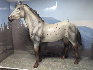 Breyer Classic Mustang Mare - Wildblau - Bild 1 von 4