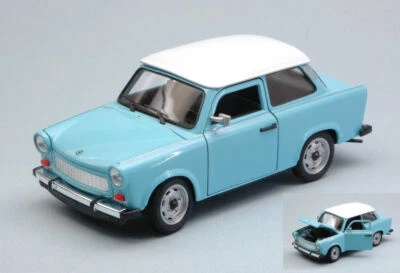 MODELLINO AUTO STATICO WELLY TRABANT 601 1964-1990 BLU TETTO BIANCO SCALA 1:24 - Immagine 1 di 2