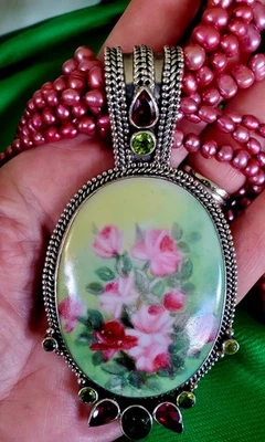 LOTE COLLAR ECO DEL SOÑADOR MARTE Y VALENTÍN PORCELANA ROSA VERDE TURMALINA MARTE Foto 1 de 4