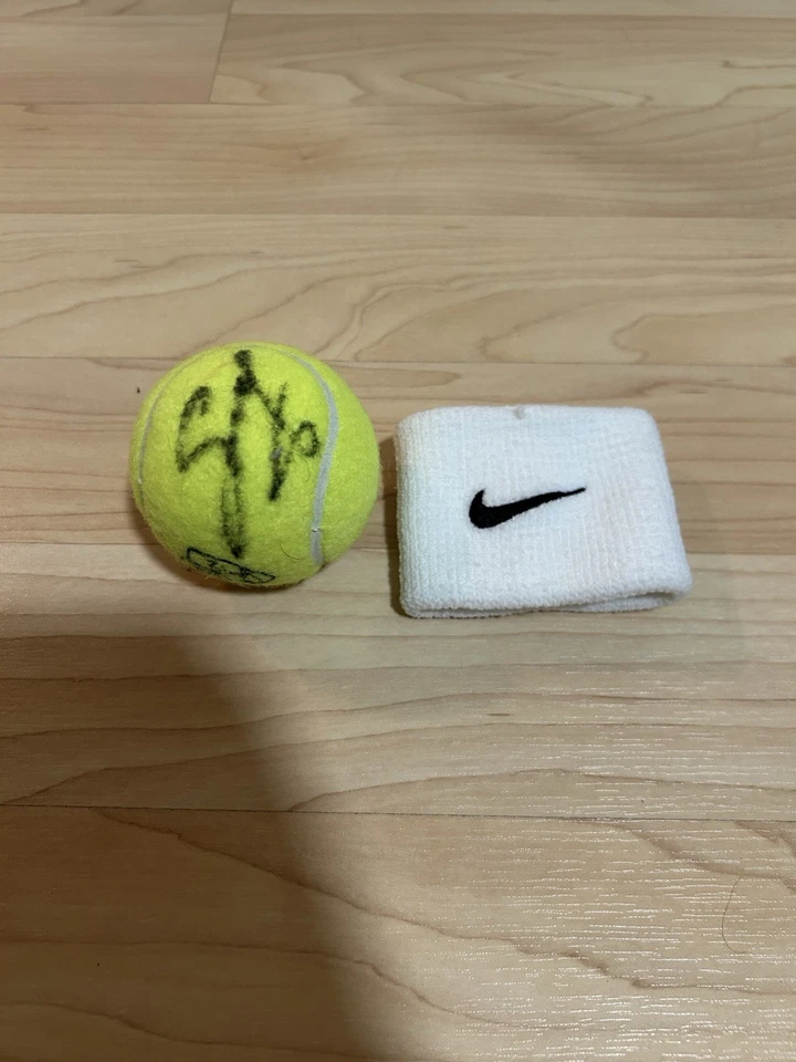 Pulsera y bola firmada por Aryna Sabalenka 2023 Cincinnati Masters 1000 Foto 1 de 4