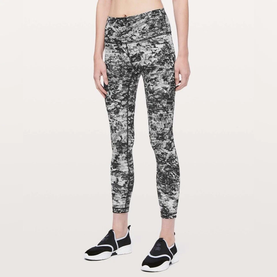 Mallas Lululemon Wunder Under High-Rise 7/8 *Full-On Luxtreme 25" para mujer talla 6 Foto 1 de 4