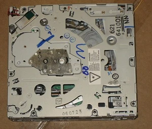 VOLVO XC90 S80 S40L S60 6CD Changer Mechanism KENWOOD CHRYSLER JEEP DODGE Mp3 - Bild 1 von 2