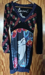 Desigual Vestido Mujer L con cara de geisha preciosa con labios pintados en rojo - Imagen 1 de 4