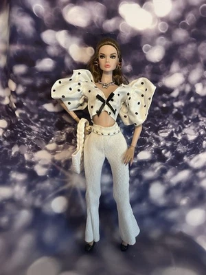 全新 黑白 Polkadot 上衣,白色裤子,配件,免费赠送 🎁 — 第 1/4 张图片