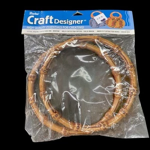 Cartera vintage de 2 anillos de bambú de 6" de plástico marrón tostado artesanías decoración macramé nueva en paquete - Imagen 1 de 3