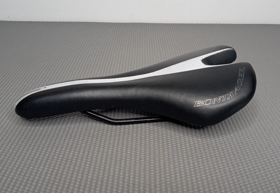 Sillín de asiento de bicicleta Bontrager Affinity 1 302785 negro/blanco Foto 1 de 4