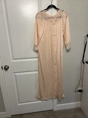 Gilead Pink Satin Nylon Dressing Gown Robe Vintage Size Small Wrap Buttons - Image 1 of 4