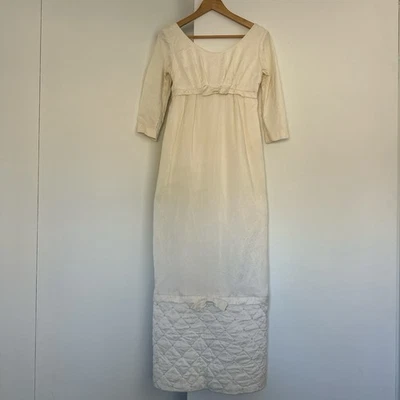 Vestido de novia satinado acetato marfil finales de 1960 con dobladillo satinado acolchado talla 6/8 Foto 1 de 4