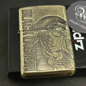 Accendino Zippo Black Lagoon Balalaika lavorazione 3 lati incisione ottone oro Giappone - Foto 1 di 19
