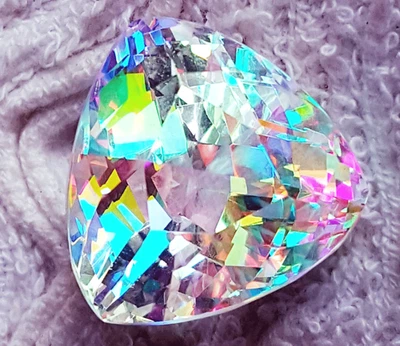 Certified 32.20 Ct Trillion Shape Mystic Quartz Rainbow Color Loose Gemstones - Image 1 of 4