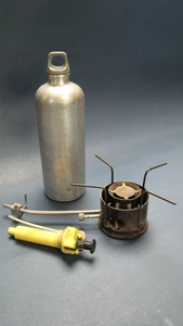 Estufa de campamento para mochileros MSR XGK o G de colección con bomba y bote SIGG - Imagen 1 de 10