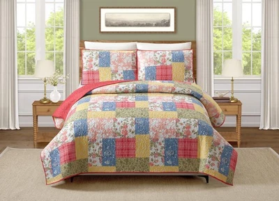 Farmhouse Florals Quilt with 2 Shams, Patchwork Printed 3-Piece All Seasons M... - Image 1 of 4
