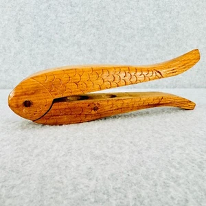 Cascanueces de pescado vintage escandinavo tallado madera 8 pulgadas - Imagen 1 de 10