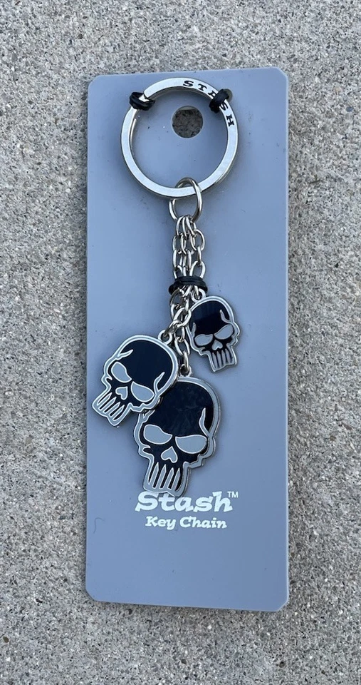 Nuevo llavero vintage con dije de cabeza de calavera de acero inoxidable Foto 1 de 1
