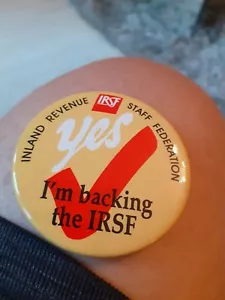 Inland Revenue Staff Federation Vintage badge - Foto 1 di 2