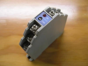 Brand New - Keyence ES-32DC  Sensor Amplifier - Picture 1 of 4