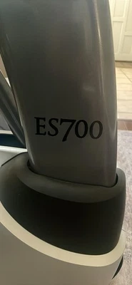 Elíptico VERDADEIRO ES700, levemente usado. Com NOVO módulo de tela sensível ao toque extra! - Imagem 1 de 4