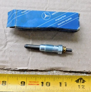 NOS BMW GLOW PLUG "A 001 159 00 01" NEW OEM - Picture 1 of 2