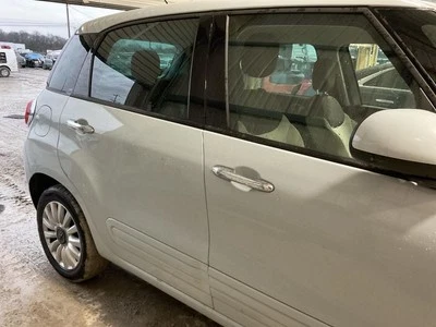 Passenger Rear Side Door Electric L Model Fits 14-17 FIAT 500 2852988 - Imagem 1 de 4